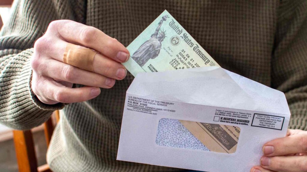 Social Security Payments Are Dropping This August — See If You're Still Getting Yours 2 Social Security August