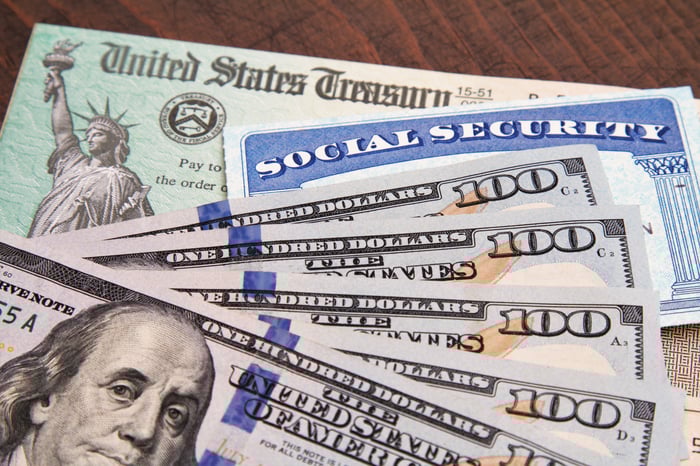 This Is the Average Social Security Benefit at Age 66 — How Do You Compare? 2 Social Security Benefit
